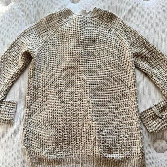 Crochet Bow Sweater - Picture 4 of 4